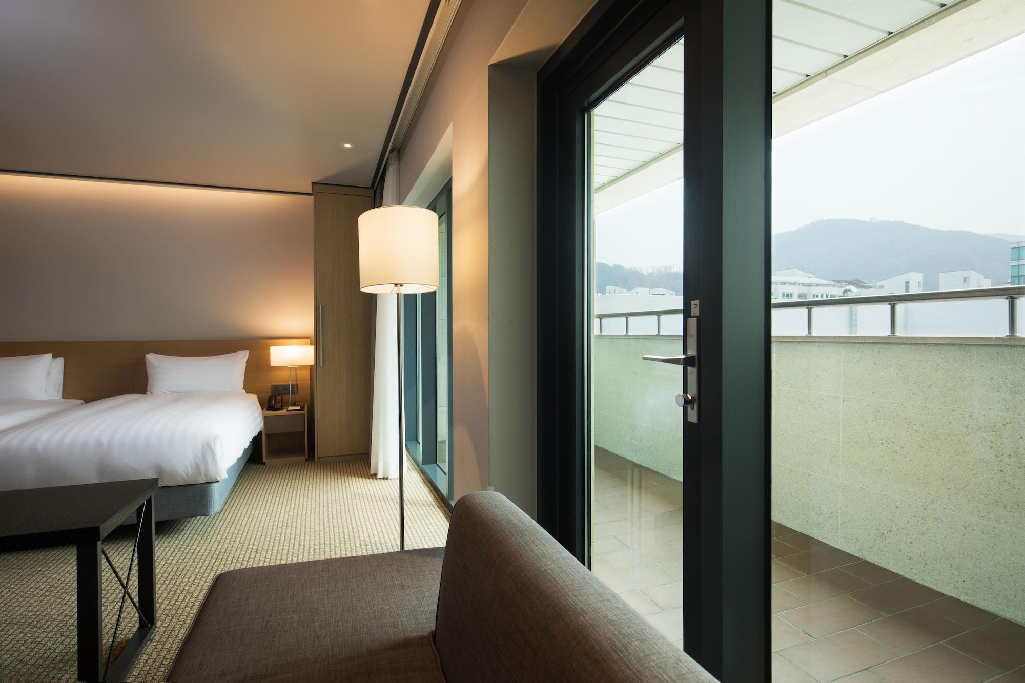 Orakai Cheonggyesan Hotel, BW Premier Collection Seoul Exterior photo