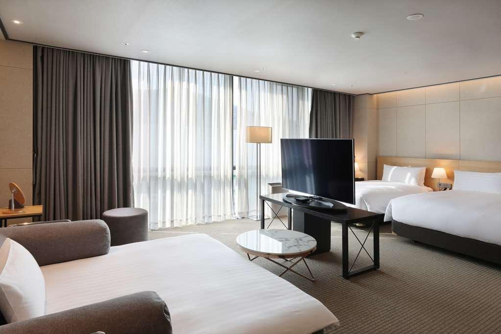 Orakai Cheonggyesan Hotel, BW Premier Collection Seoul Room photo